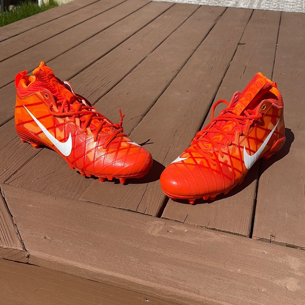 Boise State team issued Nike Field General 3 Elite TD football cleats